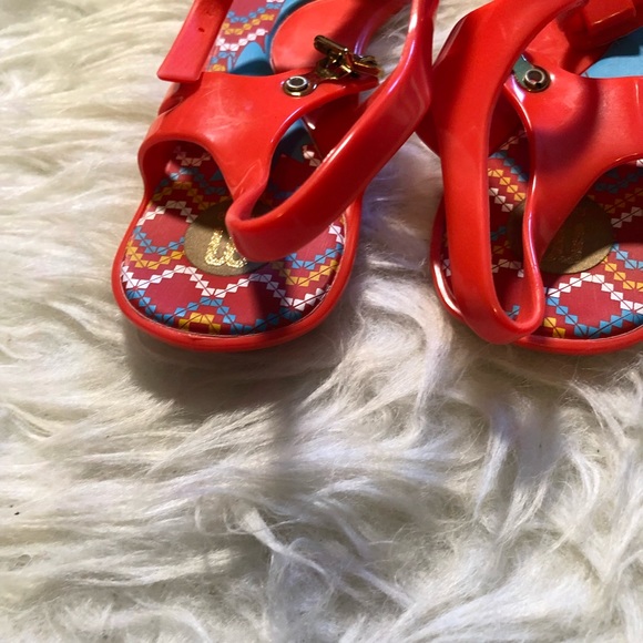 🌺FUN COOL UNIQUE sandals 🌺 - Picture 6 of 7